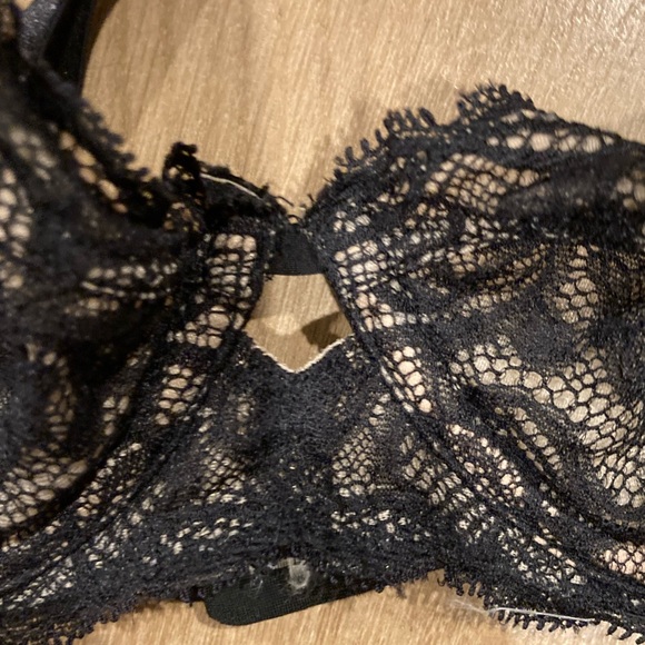 Size 32C Lace Bra - Picture 10 of 12